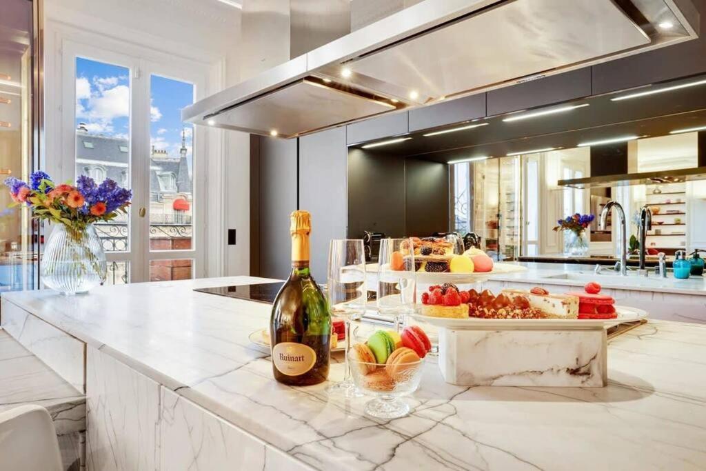 Luxurious Penthouse Close To Champs Elysees And Fr Appartement *