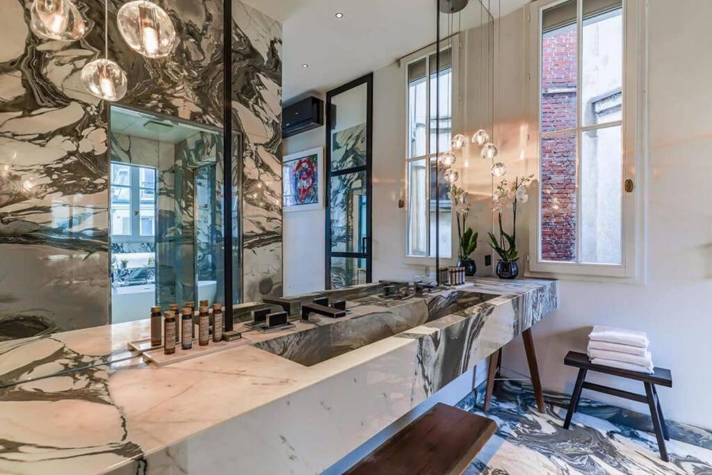 Appartement Luxurious Penthouse Close To Champs Elysees And Fr Parijs