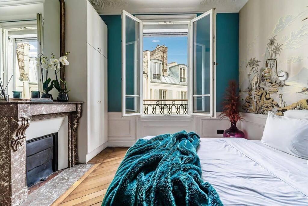 Luxurious Penthouse Close To Champs Elysees And Fr Parijs